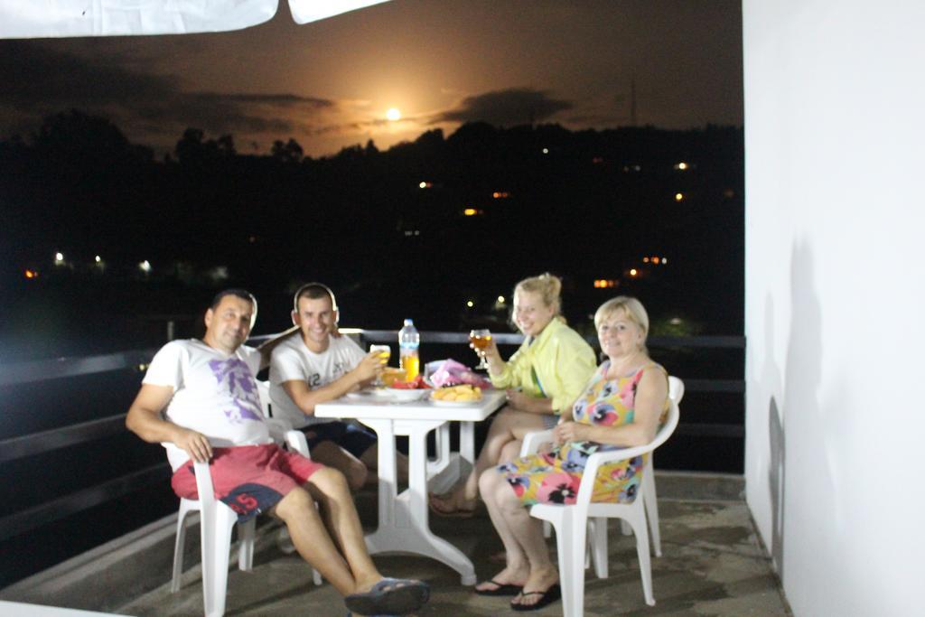 Holiday House Green Cape Batumi Hotel Мцване Концхи Екстериор снимка